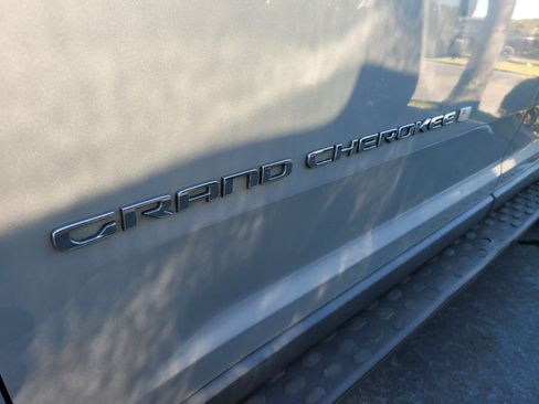 Used 2021 Jeep Grand Cherokee L Limited w/ Trailer Tow Group (B) image 9