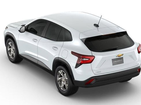 New 2026 Chevrolet Trax LS image 4