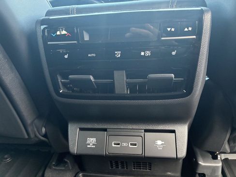 Used 2024 Acura MDX SH-AWD w/ Advance Package image 15