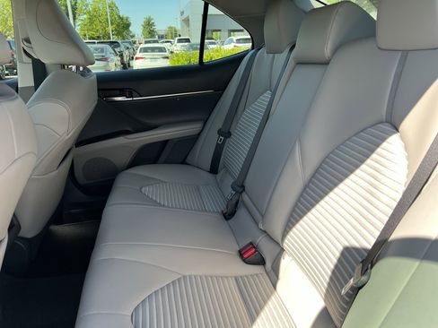 Used 2020 Toyota Camry SE image 33