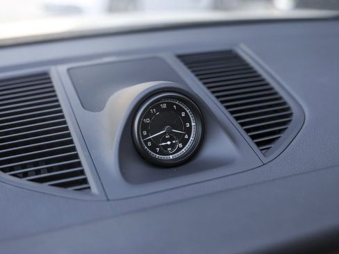 Certified 2026 Porsche Macan image 23