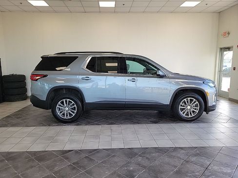 Used 2023 Chevrolet Traverse LT w/ LPO, Floor Liner Package image 4