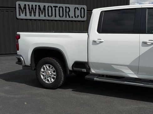 Used 2023 Chevrolet Silverado 2500 LT w/ Convenience Package AWD/4WD image 4