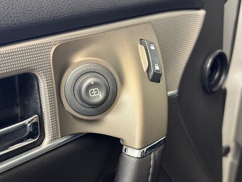 Used 2015 Lincoln MKX FWD w/ Equipment Group 102A image 9
