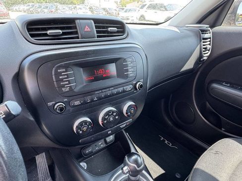 Used 2015 Kia Soul image 11