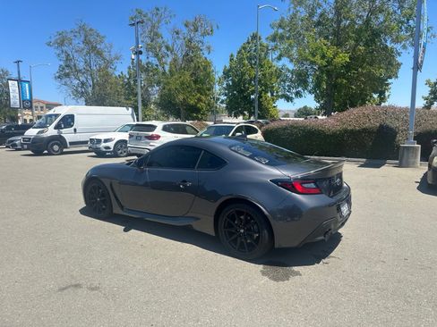 Used 2025 Toyota GR86 Premium w/ ALL Weather Mat Package (TMS) RWD image 4
