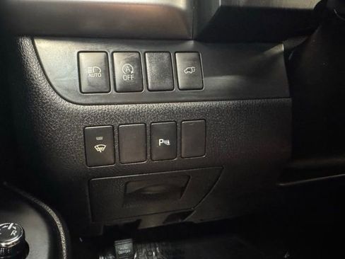 Used 2017 Toyota Highlander Limited AWD/4WD image 15