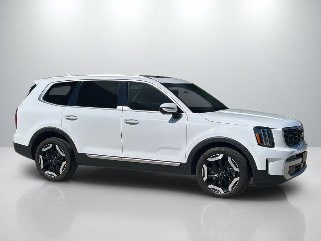 Used 2025 Kia Telluride S FWD image 4