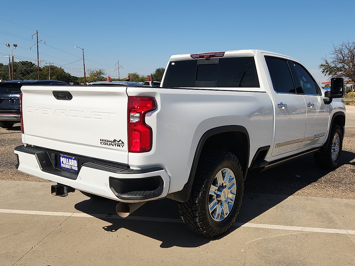 Used 2024 Chevrolet Silverado 2500 High Country w/ Technology Package AWD/4WD image 3