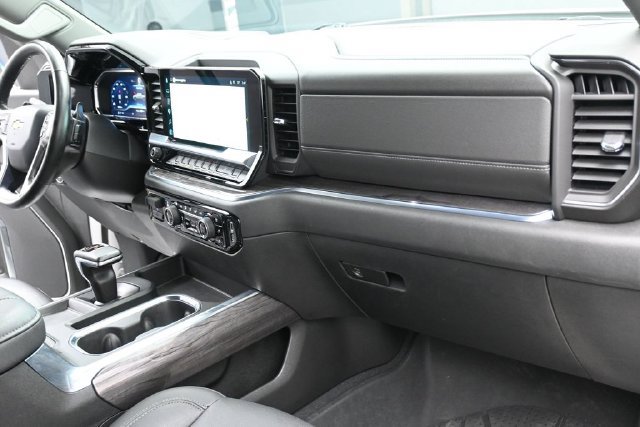 Used 2023 Chevrolet Silverado 1500 LTZ w/ LTZ Convenience Package II AWD/4WD image 32