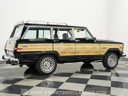 Used 1988 Jeep Grand Wagoneer image 13