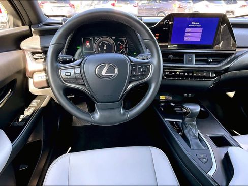 Certified 2024 Lexus UX 250h FWD image 5