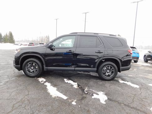 New 2026 Honda Pilot TrailSport image 6