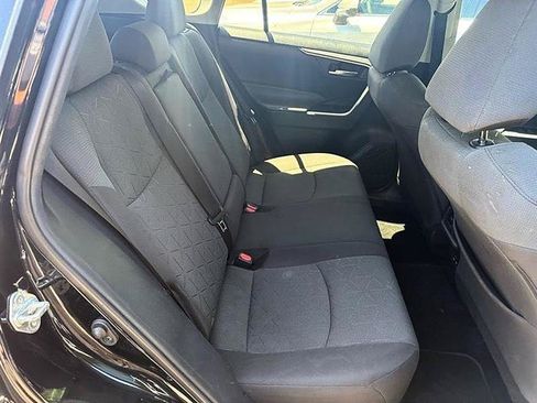 Used 2020 Toyota RAV4 XLE FWD image 38