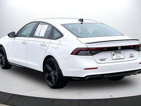 Used 2023 Honda Accord Sport image 7