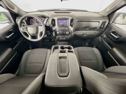 Used 2022 Chevrolet Silverado 1500 Custom w/ LPO, Blackout Package AWD/4WD image 16