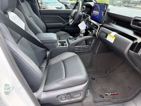 New 2026 Toyota 4Runner Limited AWD/4WD image 13
