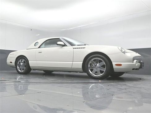 Used 2002 Ford Thunderbird image 28