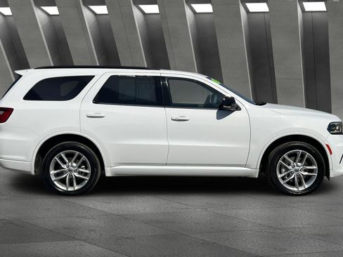 Used 2023 Dodge Durango GT image 3