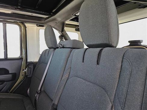 Used 2025 Jeep Wrangler Willys image 17