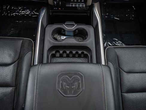 Used 2019 RAM 1500 Laramie image 37