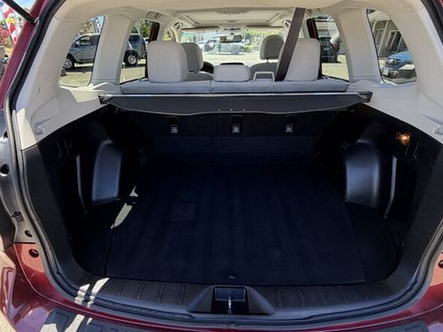 Used 2016 Subaru Forester 2.5i Premium w/ Popular Package #2 AWD/4WD image 8