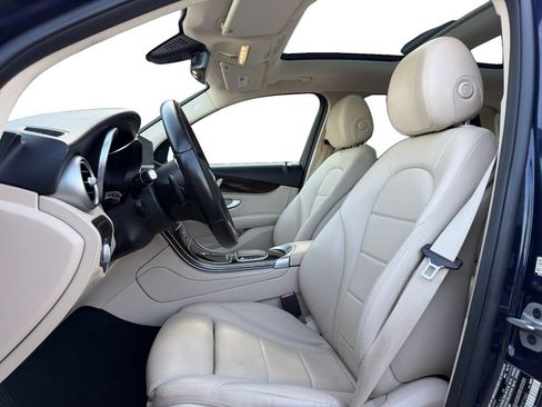 Used 2021 Mercedes-Benz GLC 300 4MATIC image 10