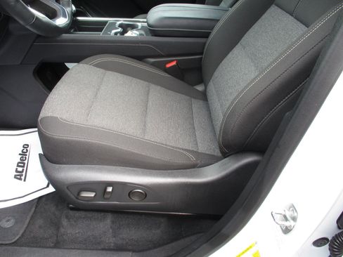 Used 2025 GMC Acadia Elevation image 11