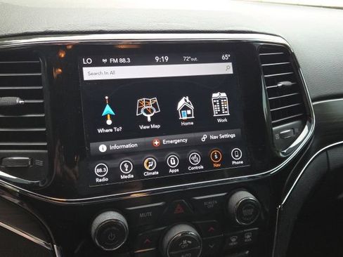 Used 2019 Jeep Grand Cherokee Limited RWD image 17