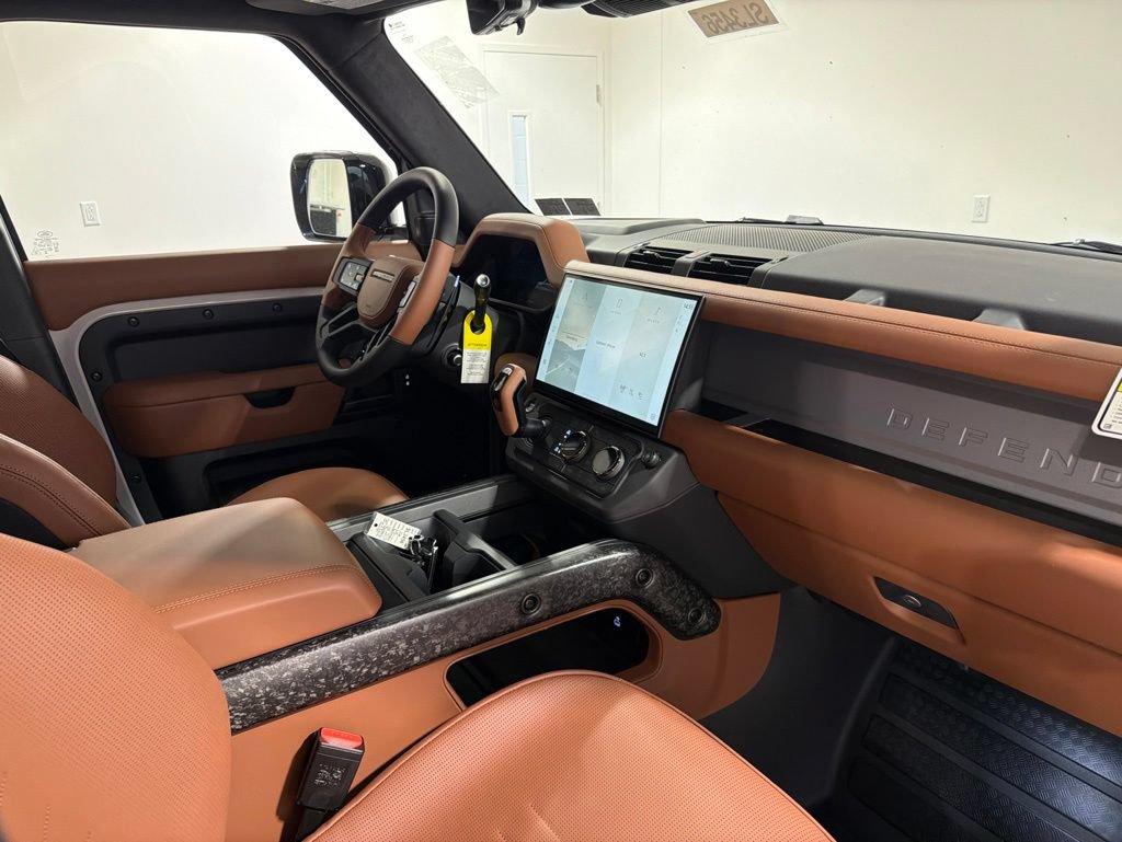 New 2026 Land Rover Defender 110 OCTA AWD/4WD image 24