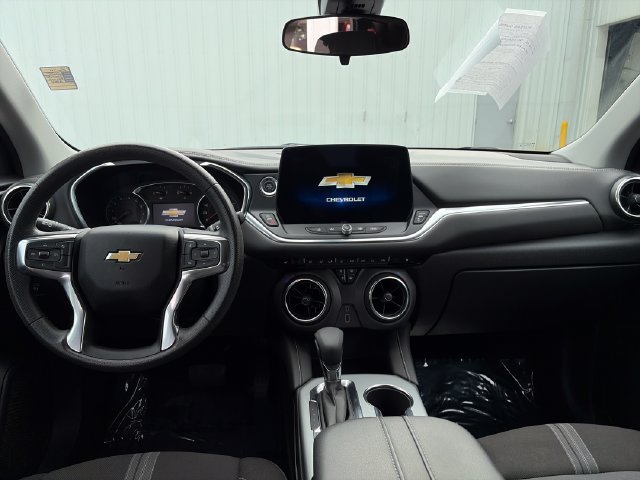 Used 2025 Chevrolet Blazer LT AWD/4WD image 12