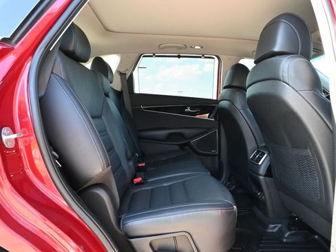 Used 2017 Kia Sorento SX FWD image 21