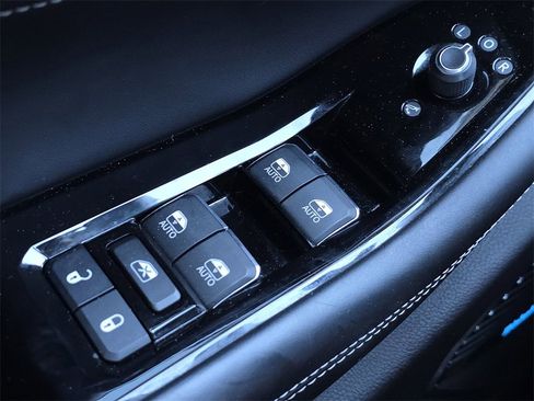 Used 2021 Jeep Grand Cherokee L Overland image 27