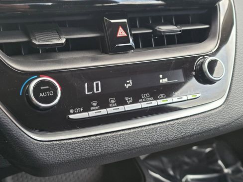 Used 2022 Toyota Corolla LE w/ Carpet Mat Package (TMS) FWD image 23