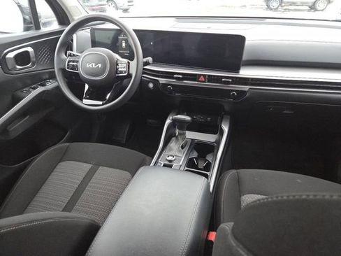 Used 2024 Kia Sorento LX image 26