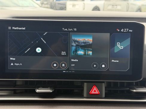 Used 2025 Kia Carnival EX FWD image 15