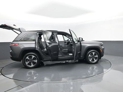Used 2024 Jeep Grand Cherokee Limited 4xe AWD/4WD image 31