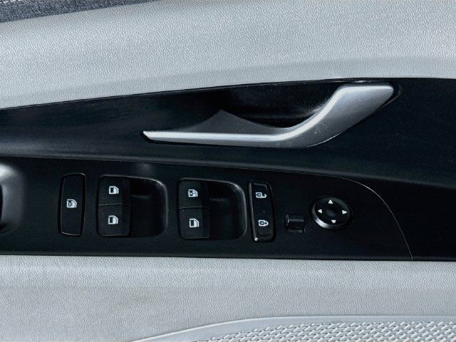 Used 2023 Hyundai Elantra Limited FWD image 21