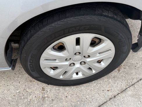 Used 2019 Dodge Grand Caravan SE image 9