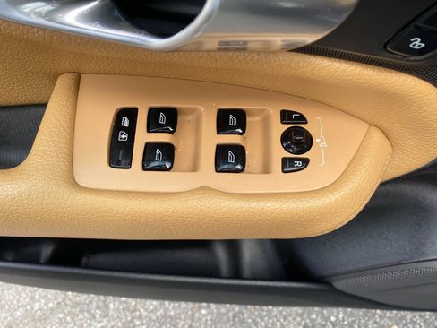 Used 2018 Volvo XC90 T6 Momentum w/ Convenience Package AWD/4WD image 17