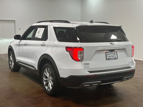 Used 2022 Ford Explorer XLT image 30