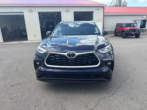 Used 2020 Toyota Highlander XLE w/ Protection Package #3 AWD/4WD image 8
