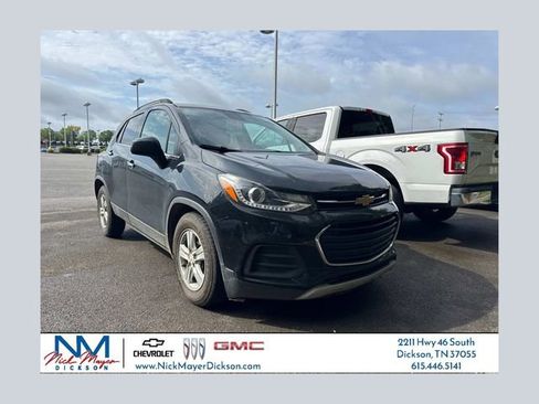 Used 2020 Chevrolet Trax LT w/ LT Convenience Package FWD image 1