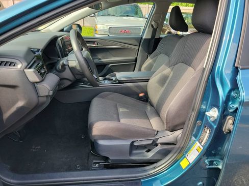 Used 2025 Toyota Camry LE FWD image 19