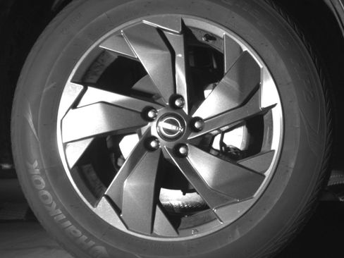 Used 2025 Nissan Rogue SV AWD/4WD image 16
