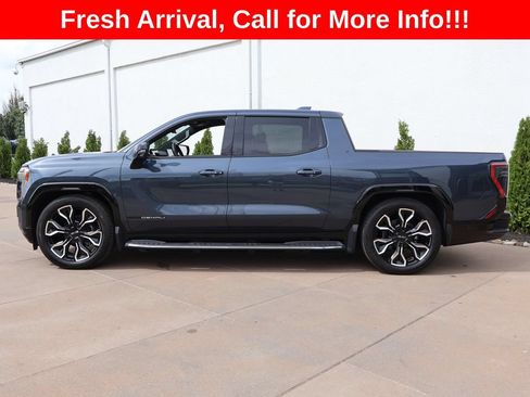 Used 2025 GMC Sierra EV Denali AWD/4WD image 3