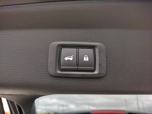 New 2025 Mitsubishi Outlander SE image 29