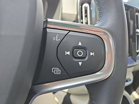 Used 2020 Volvo XC40 T5 Momentum AWD/4WD image 15