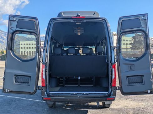 New 2025 Mercedes-Benz Sprinter 2500 image 10
