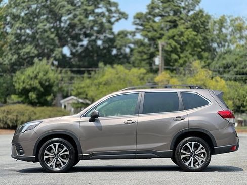 Used 2022 Subaru Forester Limited AWD/4WD image 8